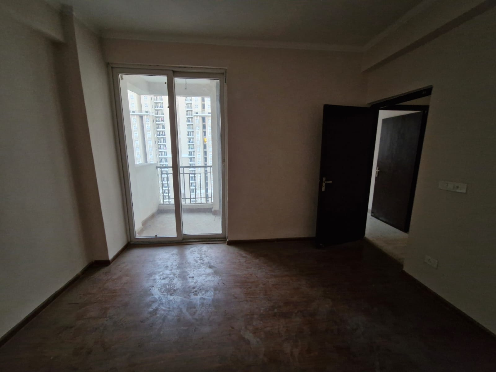 2 BHK + Extra Room 1100 Sq.Ft. Apartment in Amrapali Golf Homes