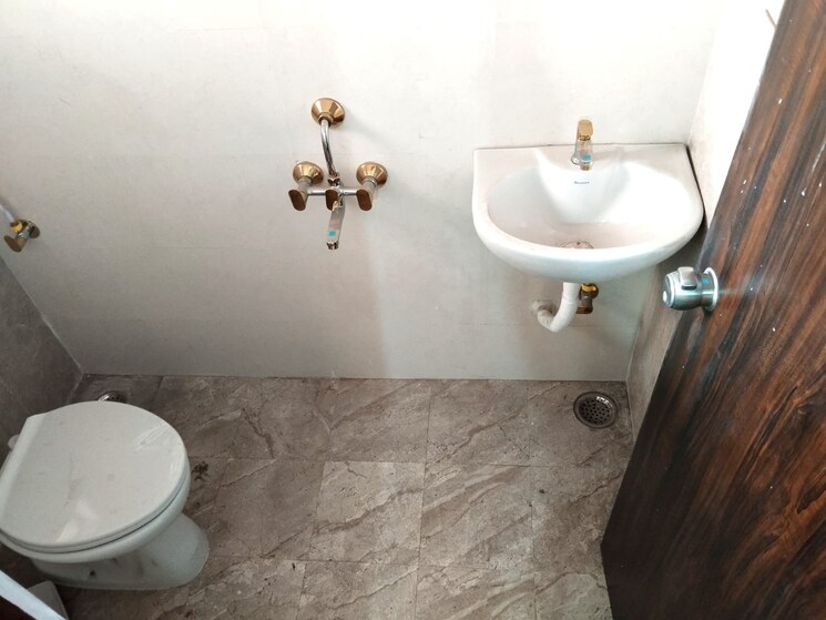 Bathroom, mohaba bazar 2 Bedroom 1200 Sq.Ft. Apartment In Mohaba Bazar Raipur 8268328