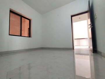 Room in 2 BHK Apartment at Mohaba Bazar – for Rent