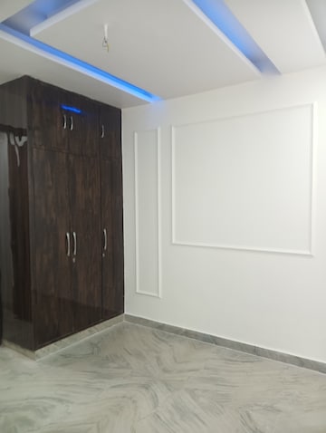 Bedroom in 1.5 BHK Builder Floor at Shastri Nagar – for Rent