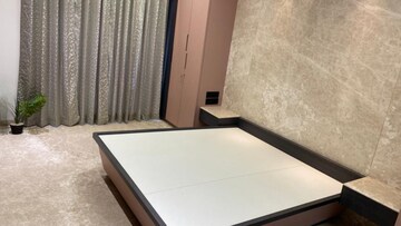 Room in 2 BHK Apartment at Kanakia Spaces Sevens, Andheri East – for Rent