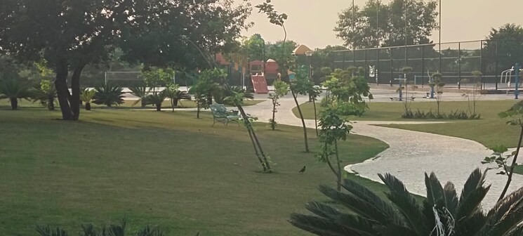 Garden, omaxe-new-chandigarh  120 Sq.Yd. Plot In North Mullanpur Chandigarh 8267550