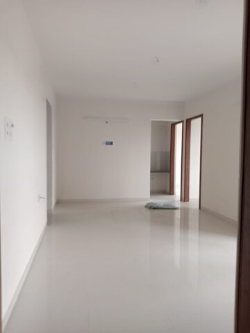 Room in 2 BHK Apartment at Parklane Lifeseasons, Dhanori – for Rent