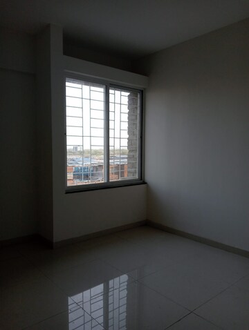 Room in 2 BHK Apartment at Parklane Lifeseasons, Dhanori – for Rent