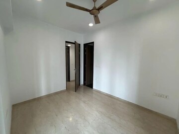 Room in 4 BHK Apartment at Lodha Trump Tower, Worli – for Rent