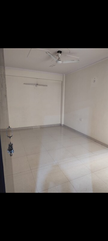 Room in 3 BHK Builder Floor at Ansal API Esencia, Sector 67 – for Rent