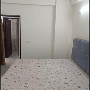 Room in 2 BHK Apartment at Aims Golf City, Noida Central – for Rent