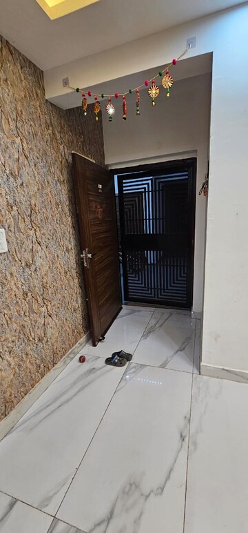 Furnished Amenities in 2 BHK Builder Floor at NK Sharma Savitry Greens 2, Ghazipur – for Rent