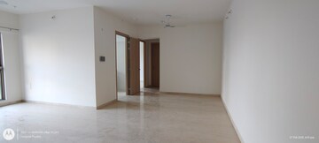 Room in 3 BHK Apartment at Rajesh Raj Infinia, Malad West – for Rent