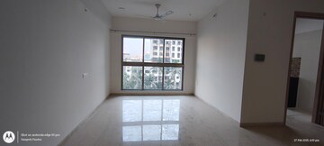 Room in 3 BHK Apartment at Rajesh Raj Infinia, Malad West – for Rent