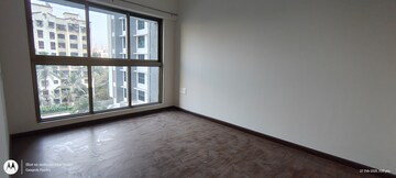 Room in 3 BHK Apartment at Rajesh Raj Infinia, Malad West – for Rent