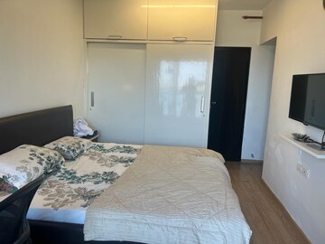 Bedroom in 2 BHK Apartment at Hubtown Hillcrest, Andheri East – for Rent