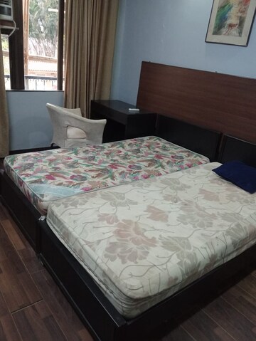 Bedroom in 2 BHK Apartment at Andheri East – for Rent