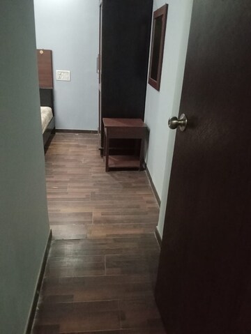Master Bedroom in 2 BHK Apartment at Andheri East – for Rent