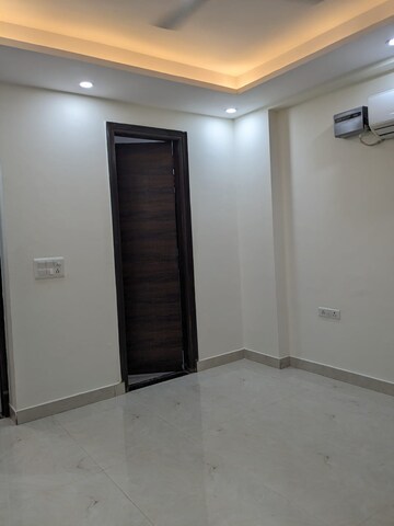 Room in 3 BHK Apartment at Hero Homes Gurgaon, Sector 104 – for Sale