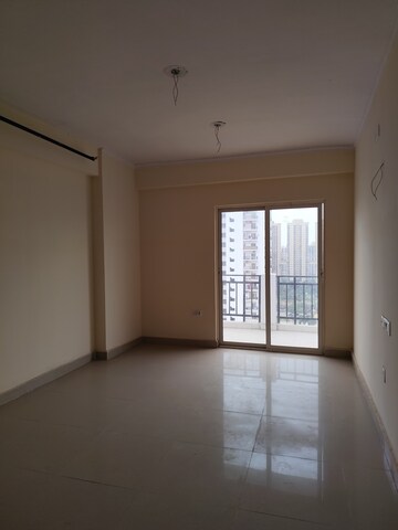 Room in 3 BHK Apartment at Futec Gateway, Sector 75 – for Sale