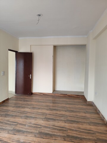 Room in 3 BHK Apartment at Futec Gateway, Sector 75 – for Sale