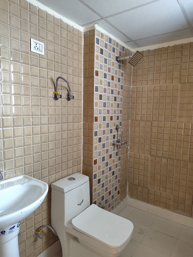 Bathroom, futec-gateway 3 Bedroom 1435 Sq.Ft. Apartment In Sector 75 Noida 8268970