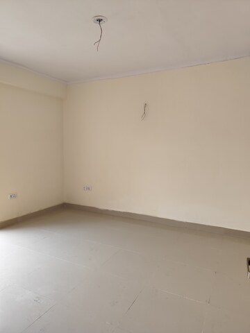 Room in 3 BHK Apartment at Futec Gateway, Sector 75 – for Sale
