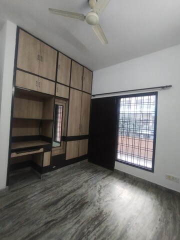 Staircase in 2 BHK Builder Floor at Super Mart 1, Sector 27 – for Rent