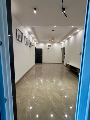 Room in 3 BHK Apartment at Khambhalia – for Rent