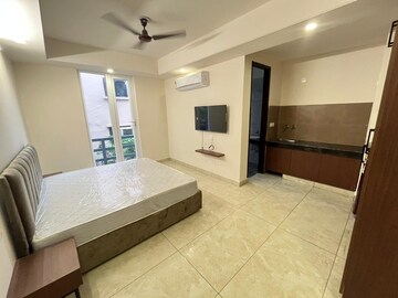 Kitchen in 1 RK Builder Floor at DLF Pink Town House, Dlf City Phase 3 – for Rent