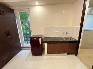 Furnished Amenities in 1 RK Builder Floor at DLF Pink Town House, Dlf City Phase 3 – for Rent