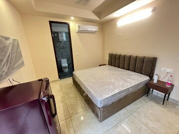 Bedroom in 1 RK Builder Floor at DLF Pink Town House, Dlf City Phase 3 – for Rent