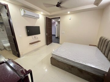 Bedroom in 1 RK Builder Floor at DLF Pink Town House, Dlf City Phase 3 – for Rent