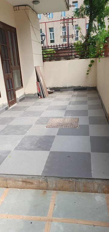 Balcony in 3 BHK Builder Floor at Sector 46 – for Rent