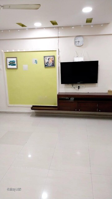 Furnished Amenities in 2.5 BHK Apartment at HDIL Dreams, Bhandup West – for Rent