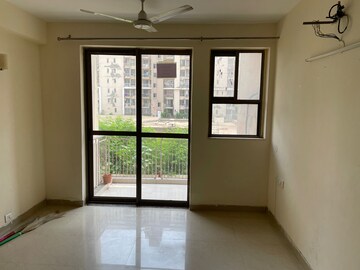Room in 3 BHK Apartment at Unitech Uniworld Gardens 2, Sector 47 – for Rent