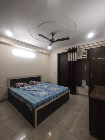 Furnished Amenities in 2 BHK Builder Floor at Ansal Sushant Lok I, Sector 43 – for Rent