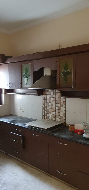 Kitchen in 3 BHK Builder Floor at Sector 46 – for Rent