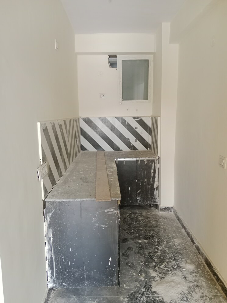 undefined, sector 73 3 Bedroom 1350 Sq.Ft. Builder Floor In Sector 73 Noida 8269854