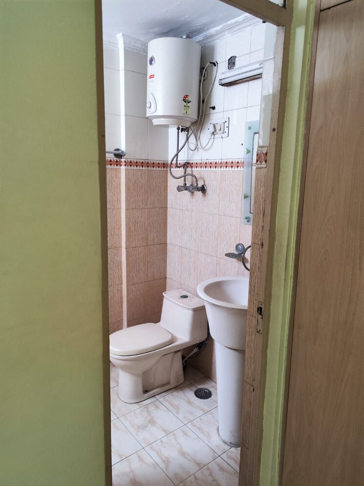 Bathroom, maple-heights 2 Bedroom 980 Sq.Ft. Apartment In Sector 43 Gurgaon 8269870