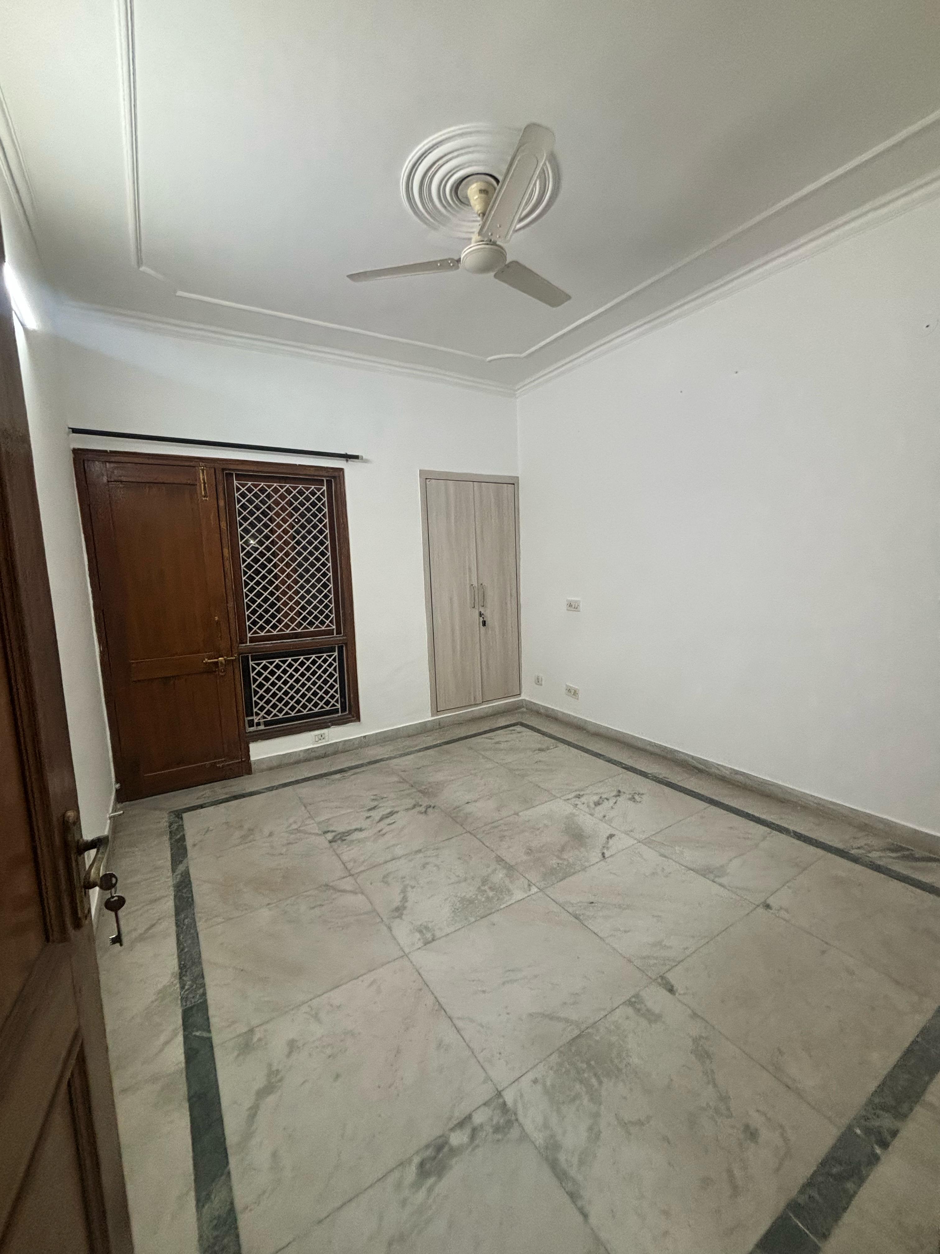 2 BHK Apartment For Sale in Maple Heights