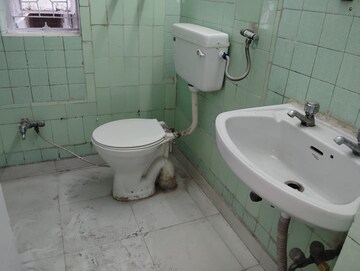 Bathroom in 3 BHK Apartment at Paschim Vihar – for Rent