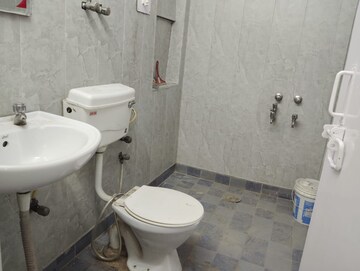 Bathroom in 3 BHK Apartment at Paschim Vihar – for Rent