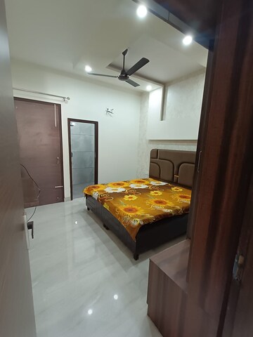 Bedroom in 3 BHK Builder Floor at Vip Road – for Rent