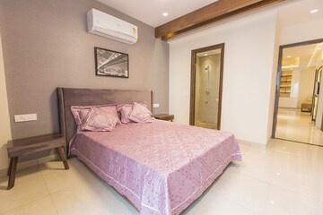 Bedroom in 3 BHK Builder Floor at Vip Road – for Sale
