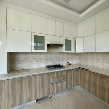 Kitchen in 4 BHK Builder Floor at BPTP Amstoria, Sector 102 – for Rent