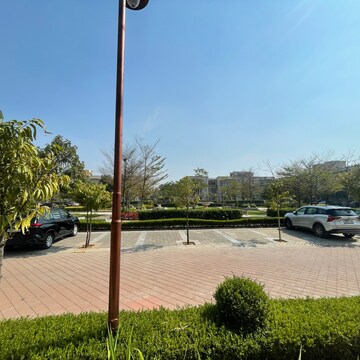 4 BHK Builder Floor – Exterior View View at BPTP Amstoria, Sector 102 - for Rent