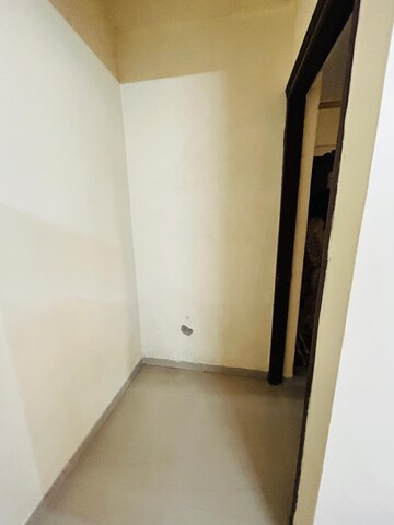 Room in 2 BHK Apartment at Seawoods – for Rent