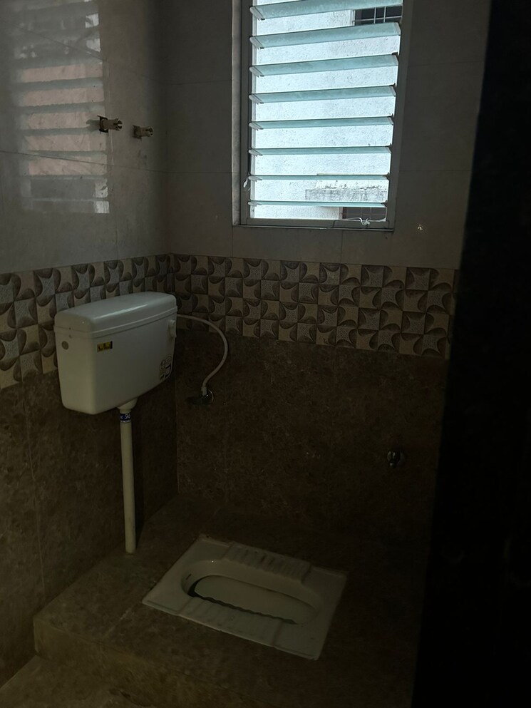 Bathroom, kasba peth 1 Bedroom 585 Sq.Ft. Apartment In Kasba Peth Pune 8270135