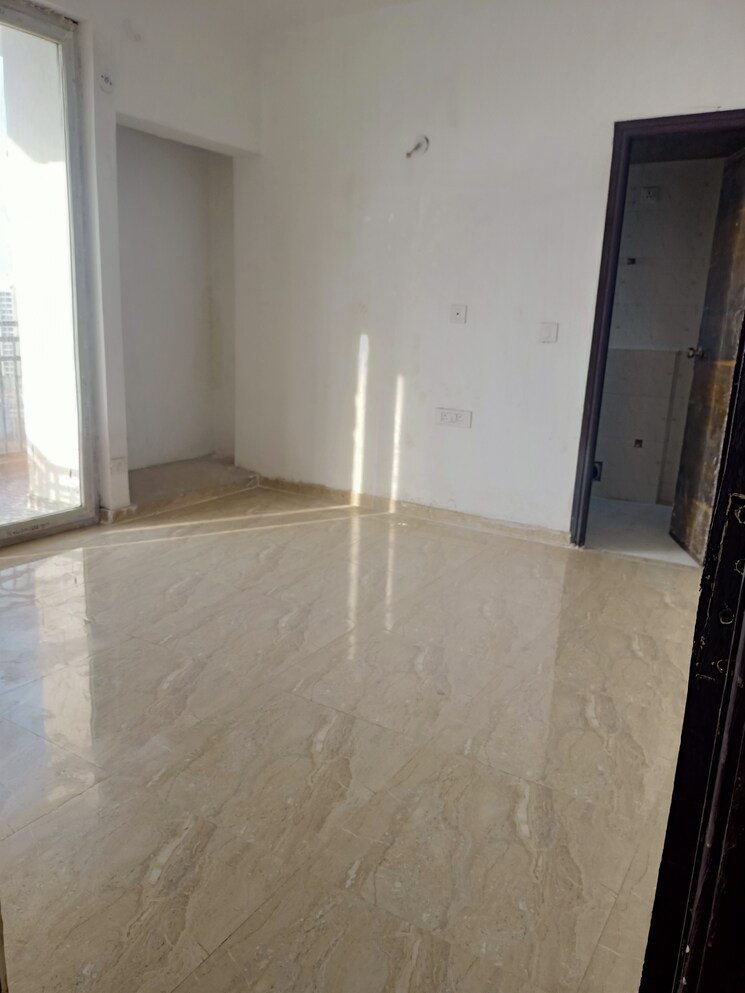 Room, slf-anushree 3 Bedroom 1615 Sq.Ft. Apartment In Sector 75 Faridabad 8270532