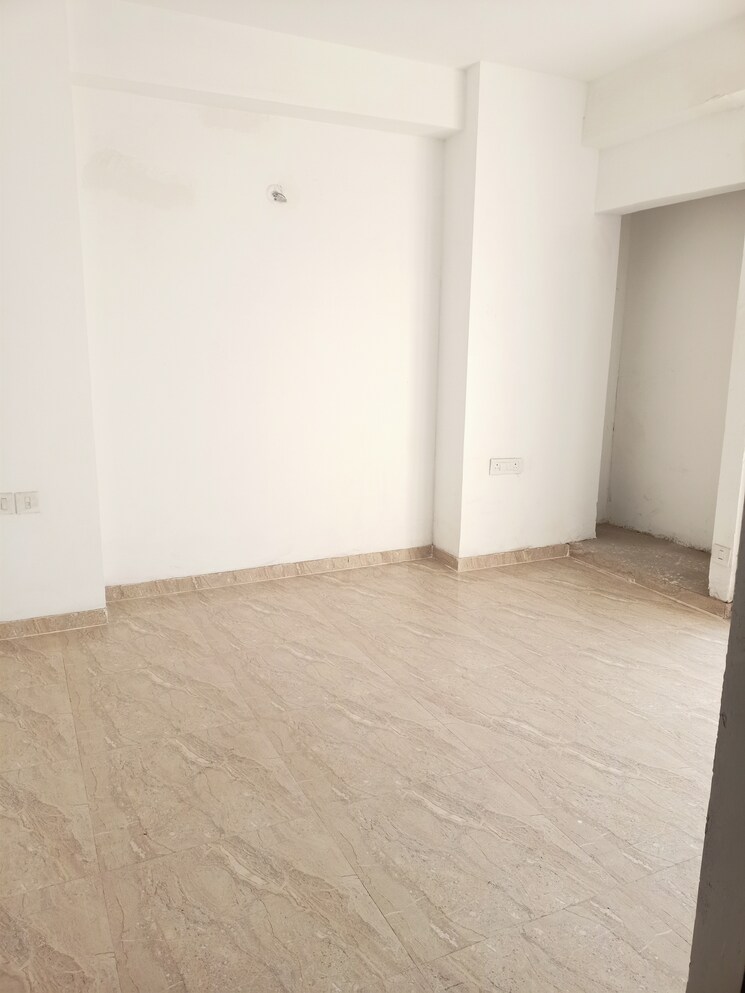 Room, slf-anushree 3 Bedroom 1615 Sq.Ft. Apartment In Sector 75 Faridabad 8270532