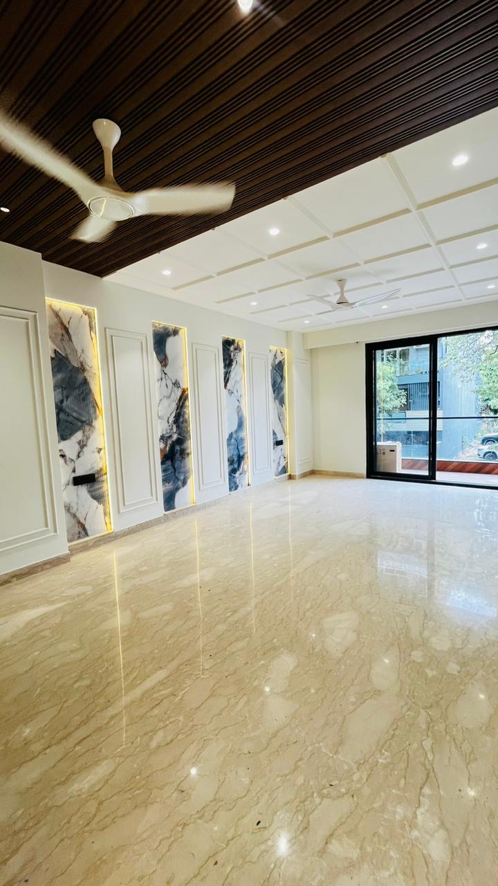 4 BHK + Servant Room Builder Floor For Sale in Kohli One Malibu Town