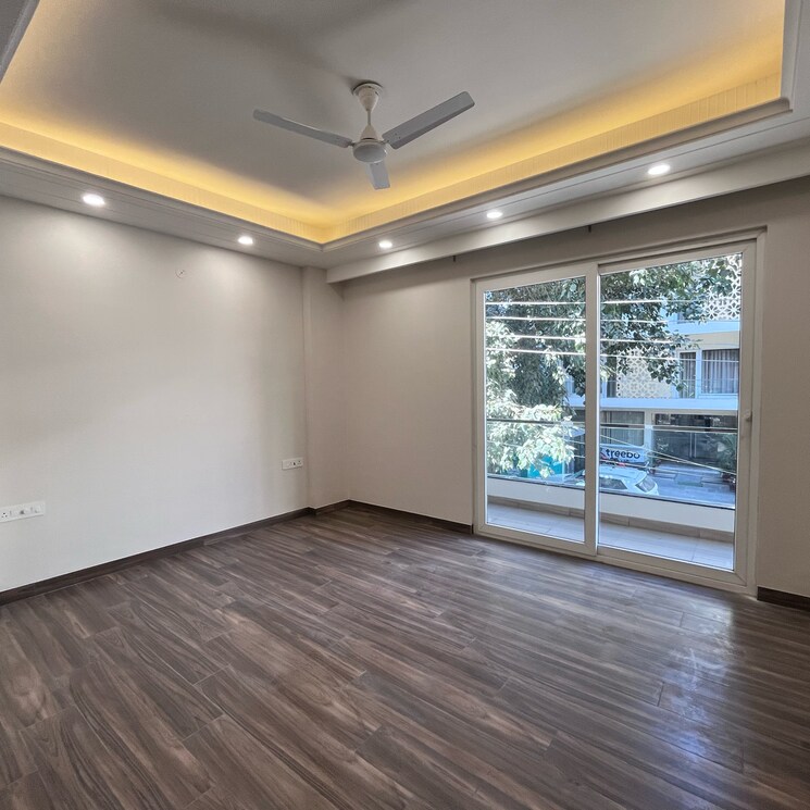 Bedroom, sushant-vyapaar-kendra 3 Bedroom 1754 Sq.Ft. Builder Floor In Dlf Phase iv Gurgaon 8270334