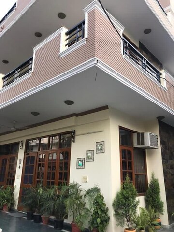 3 BHK Builder Floor – Exterior View View at Sector 31 - for Rent